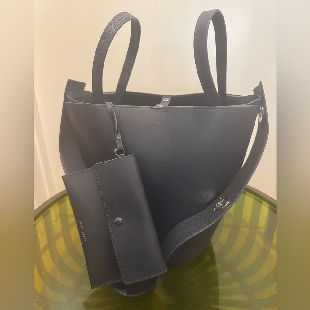 Elegant Black Tote Bag with Wallet
